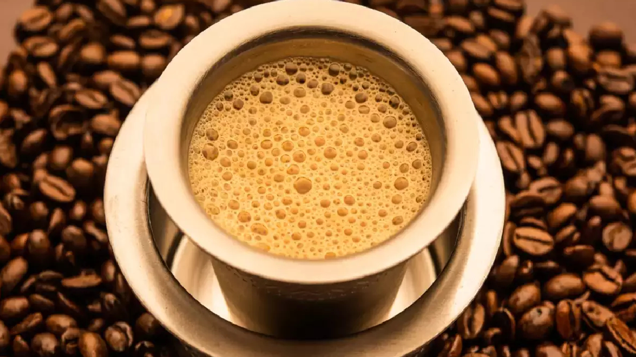 drinking coffee in winters: जानिए सर्दियों में देशी घी वाली कॉफी पीने के फायदे